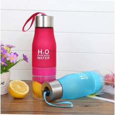 Спортивна пляшка-соковитискач H2O Water bottle (в асортименті)