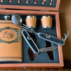 Набір подарунковий Фляга+Шахати+2 чарки+2 столові мультиприлади wine jug AND 5507