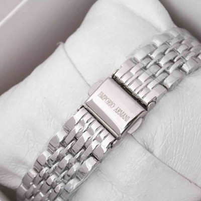 Жіночий наручний годинник ARMANI з браслетом Сірі